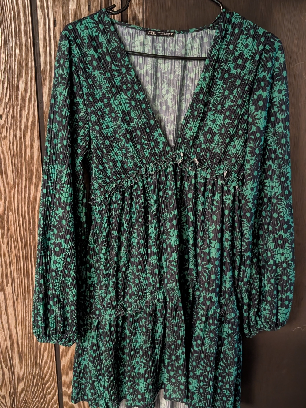 Zara Green Floral V-Neck Long Sleeve Women’s Top